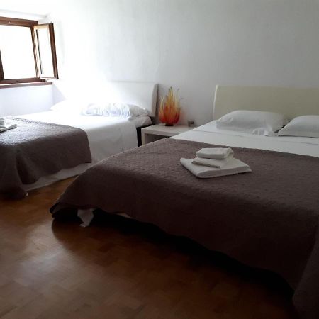 B&B Appartamenti Chez Patty Castel San Pietro Ngoại thất bức ảnh