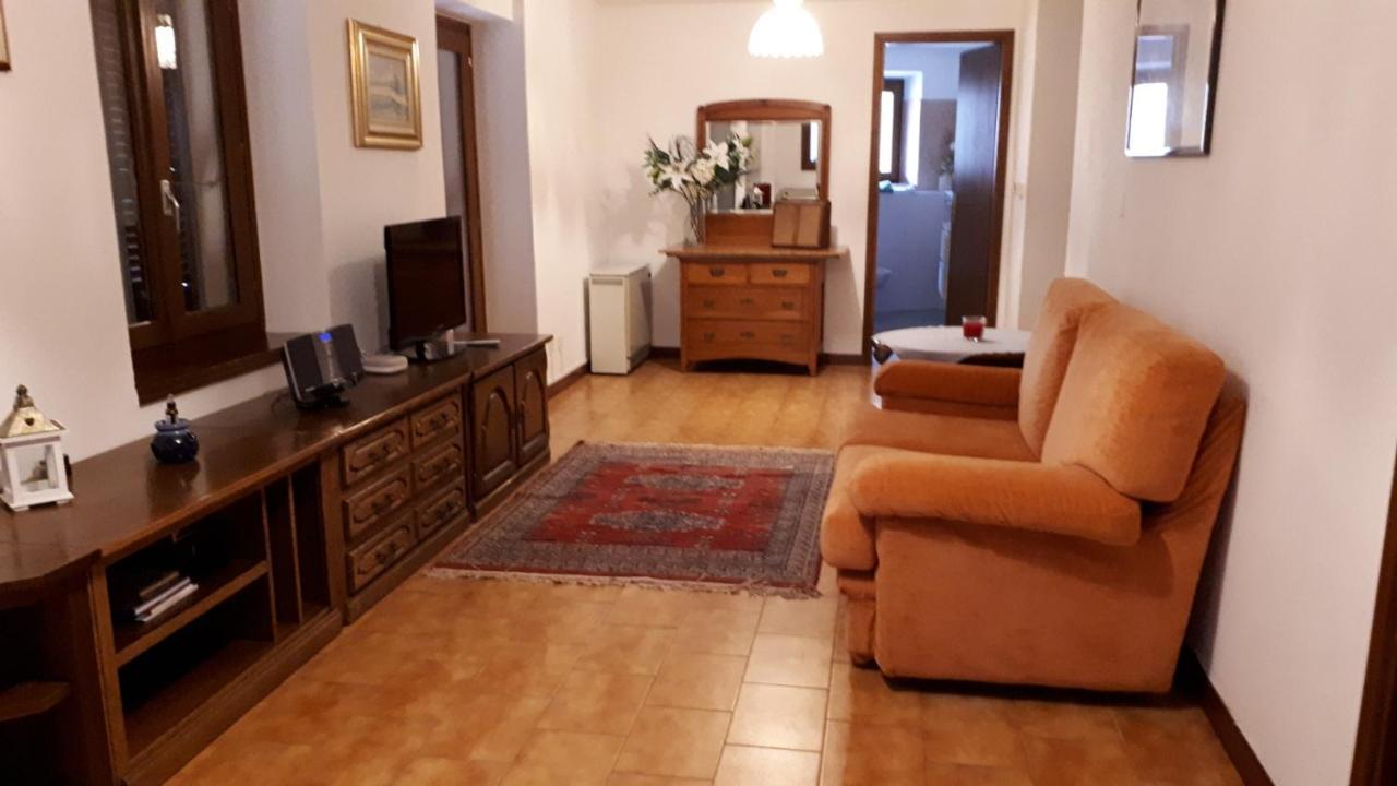 B&B Appartamenti Chez Patty Castel San Pietro Ngoại thất bức ảnh